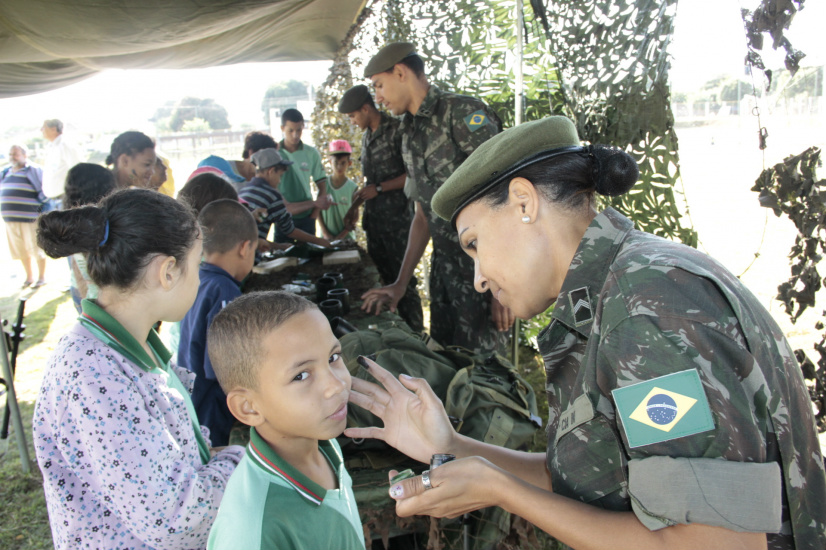 Exército e Prefeitura realizam ação social em Amambai