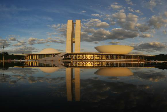 Senado define comando das comissões e volta a discutir reforma política Definição dos presidentes e vices das 12 comissões permanentes e um debate sobre reforma política devem movimentar o Senado - Arquivo/Agência Brasil