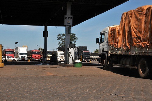 Apesar da queda nos valores, a questão do custo do diesel ainda não foi resolvido no setor e demanda ajuda do governo - Foto: Valdenir Rezende / Correio do Estado