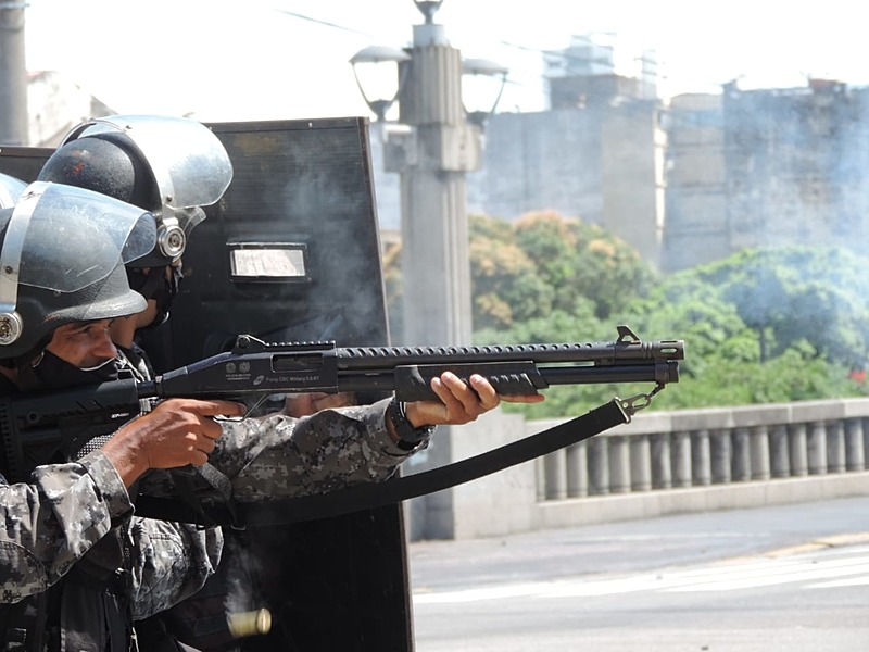 Veja como foram os atos pelo "Fora Bolsonaro" e por vacina no Brasil Abordagem aconteceu nas proximidades na Ponte Duarte Coelho, no Centro do Recife - Créditos: AgênciaJCMazella