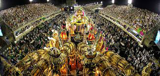 Mais de 1,2 mil pessoas são multadas por urinar nas ruas do Rio no carnaval