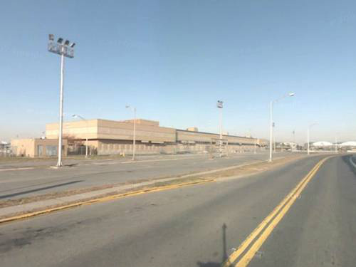 Galpão de carga do Edifício 261 do aeroporto JFK, em Nova York, onde estava a carga de iPads mini oriunda da China Carlos Alberto Teixeira, via Google Street View