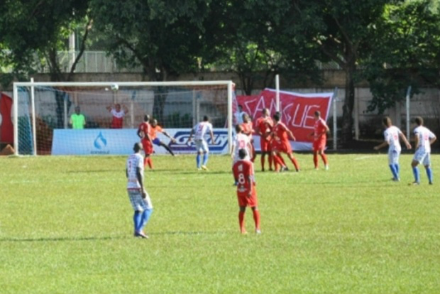 Serc supera o líder do grupo e conquista a primeira vitória Serc supera o líder do grupo e conquista a primeira vitória