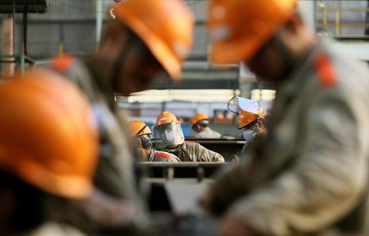 Indústrias vão investir R$ 280 milhões e gerar 1,7 mil empregos em MS Indústrias vão investir R$ 280 milhões e gerar 1,7 mil empregos em MS