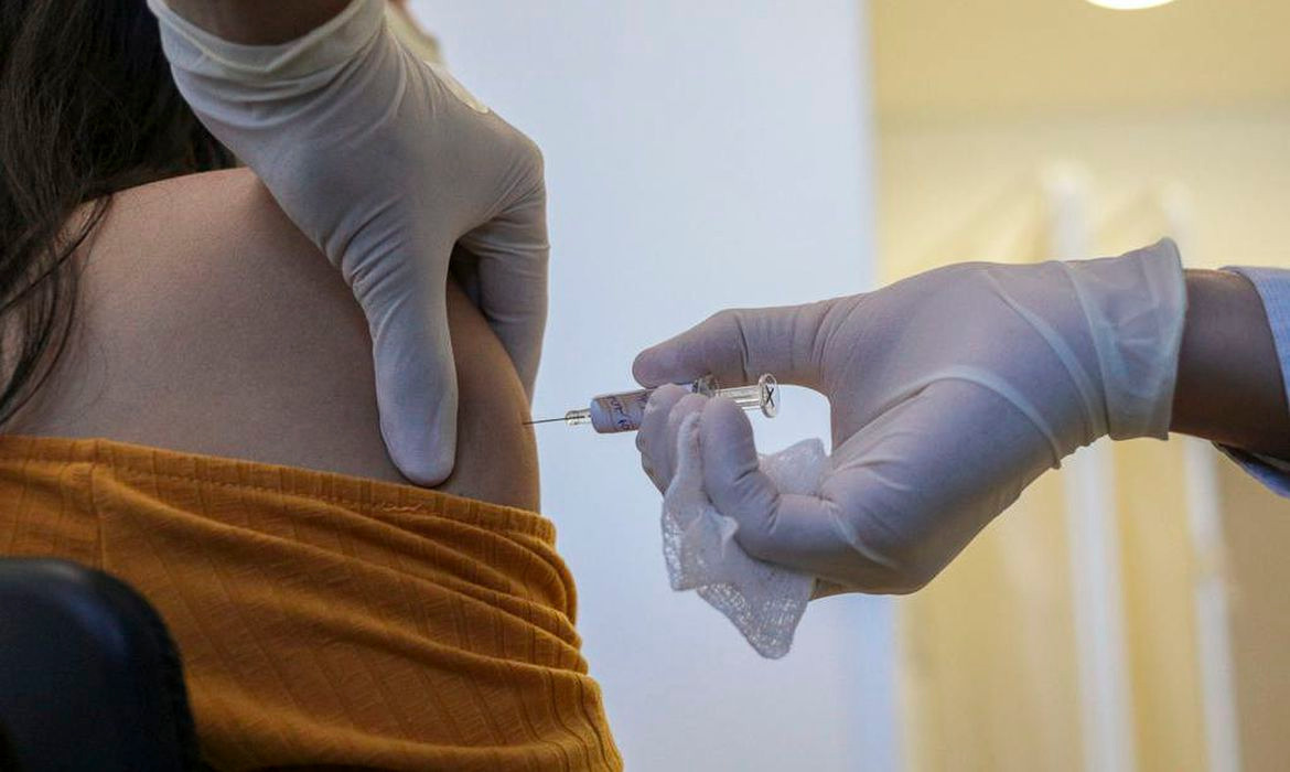 Covid-19: Brasil registra 874 mortes e 45,3 mil casos em 24 horas Foto: Agência Brasil