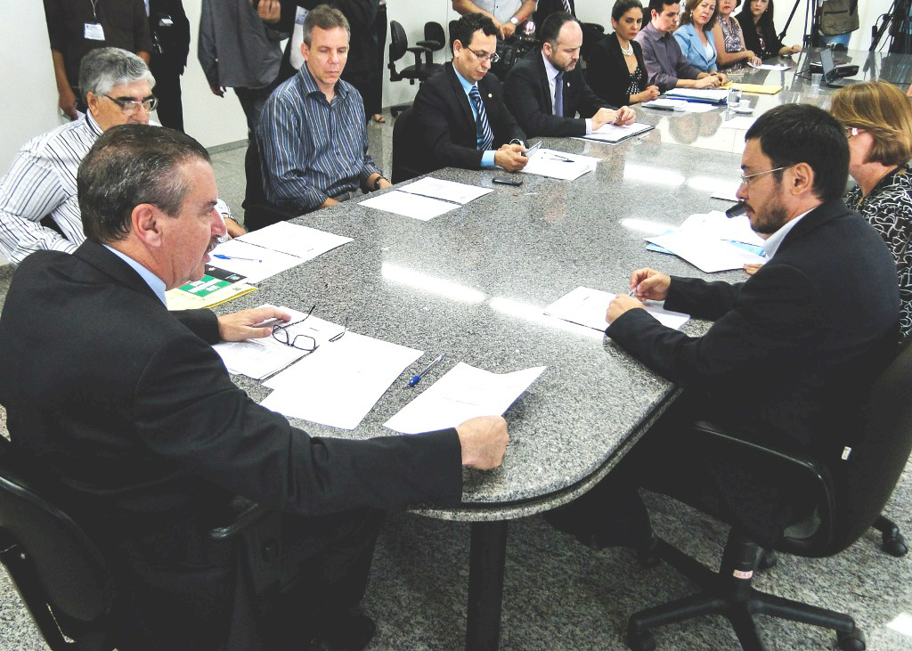 Poderes de MS relatam despesas em reunião de prestação de contas na Assembleia Todos os poderes ficaram com os gastos abaixo do limite prudencial imposto pela legislação.