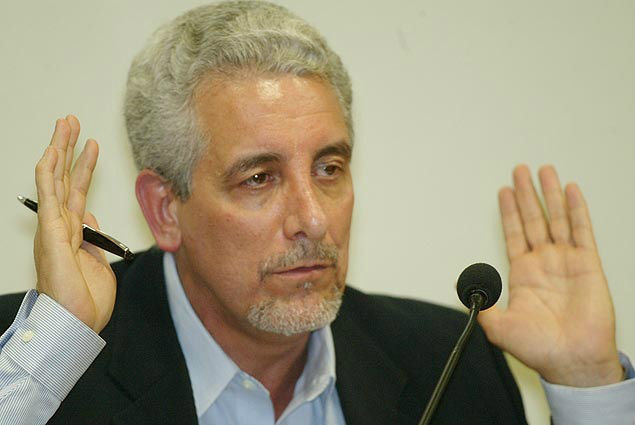 Interpol inclui nome de Pizzolato na lista de procurados da Justiça Pizzolato foi condenado a 12 anos e sete meses de prisão na Ação Penal 470, o processo do mensalão