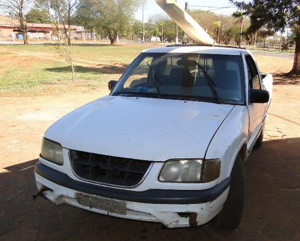 Carro roubado foi apreendido nesta quinta-feira.