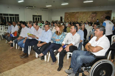 Vereador Prego participa da 2ª Conferência Intermunicipal da Educação Vereador Prego acompanhando palestra proferida pelo deputado estadual, Pedro Kemp (PT, durante a conferência / Foto: Moreira Produções