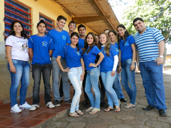 Site de classificados é desenvolvido por alunos do 3º A da Escola Felipe Alunos e professores do 3º A da Escola Estadual Coronel Felipe de Brum. Foto: Moreira Produções.