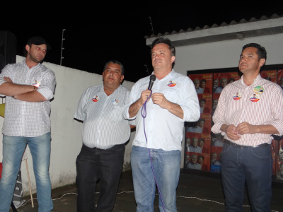Inaugurado comitê eleitoral suprapartidário em Amambai E/D- Luciney, Valter Brito, Vander, e José AguiarFoto: Moreira Produções