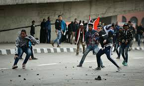 Sobe para 16 número de mortos em protesto no Egito