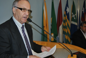 Robertino Dias reivindica melhorias para vilas da cidadeFoto: Moreira Produções