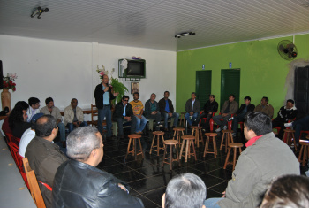 Ex-prefeito Sérgio Barbosa, pré-candidato a prefeito, coordenou o encontroFoto: Moreira Produções