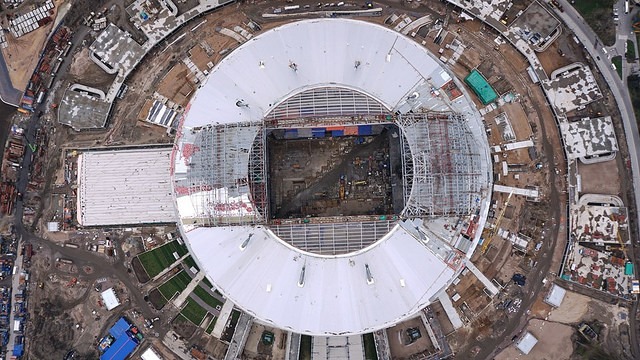Um a cada dois operários nas arenas da Copa era trabalhador imigrante Arena São Petersburgo será palco de uma das semifinais do Mundial / Divulgação Fifa