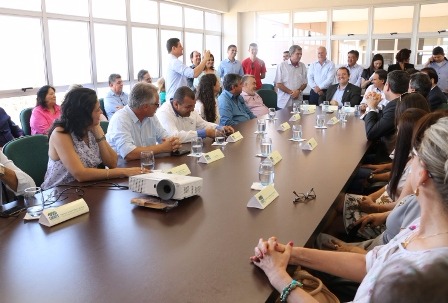 Reitor da UEMS e os prefeitos de cidades do interior de MS