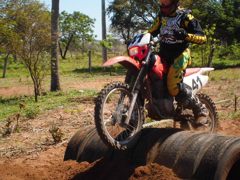 A etapa foi promovida pela Federação de Motociclismo de MS com o Moto Clube de Amambai e contou com apoio da prefeitura municipal.