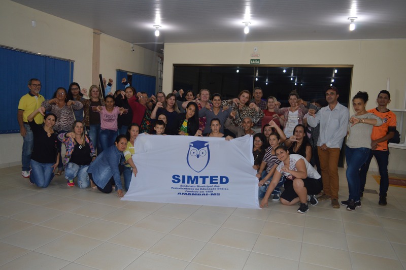 Ficou decidido então que os servidores permanecem em greve, mas acatarão a decisão judicial / Foto: Moreira Produções