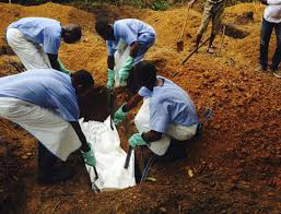 Ebola: 70 corpos e 150 casos são descobertos após em Serra Leoa