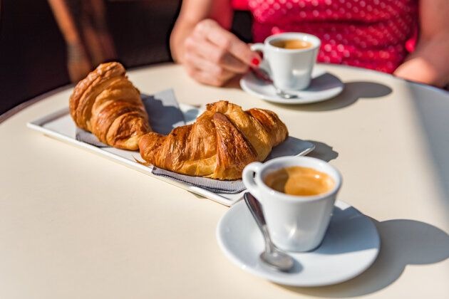 8 erros comuns que você provavelmente comete no seu café da manhã 8 erros comuns que você provavelmente comete no seu café da manhã