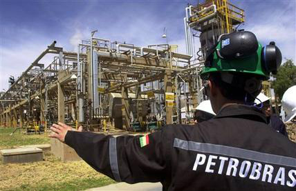 Funcionários da Petrobras viraram piada e governo não reage Funcionários da Petrobras viraram piada e governo não reage