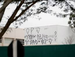 PMA autua pais de pichadores detidos pela Guarda Municipal em R$ 2 mil PMA autua pais de pichadores detidos pela Guarda Municipal em R$ 2 mil