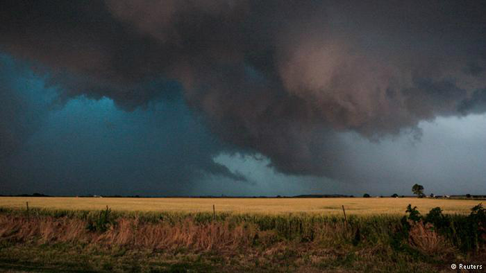 Tornados nos Estados Unidos causam 12 mortes