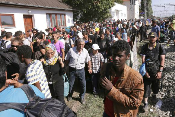 Chegada de refugiados aumenta tensão em Milão Divulgação