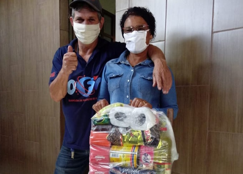 Sisem sorteia mensalmente cestas básicas entre filiados Cleuza de Souza foi uma das sorteadas no mês de maio/ Foto: Sisem