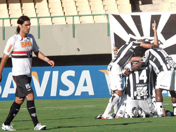Ceará impõe 1ª derrota ao São Paulo Ceará impõe 1ª derrota ao São Paulo