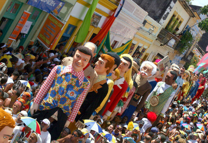 Programação Carnaval de Recife e Olinda – Pernambuco Além do frevo, os bonecos gigantes animam o Carnaval em Olinda