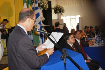 “Amambai precisa de um cara firme e humilde (...) este cara sou eu". “Vejam hoje nossa cidade, entregue a própria sorte, não há decoração nas ruas e praças, as ruas cheias de buracos