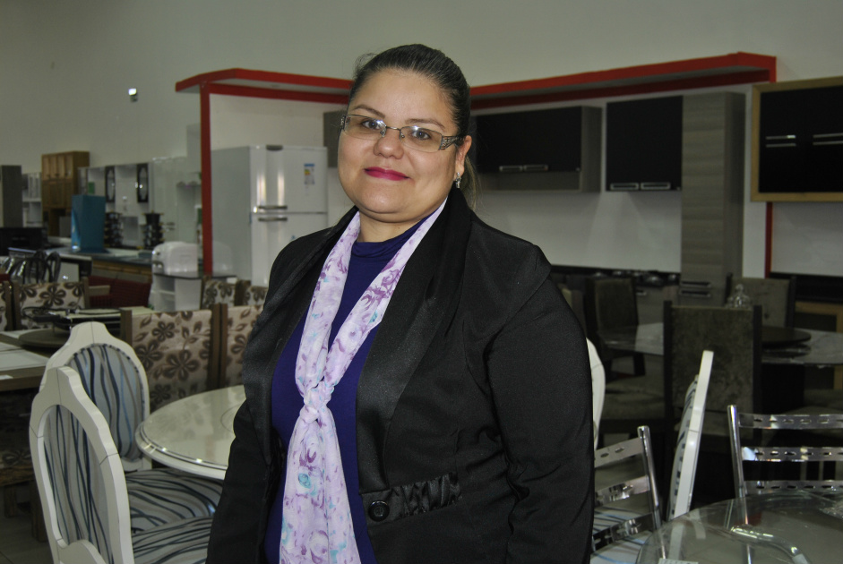 Dia dos Pais movimenta comércio amambaiense Gerente das lojas Veneza de Amambai, Rosemar Machett