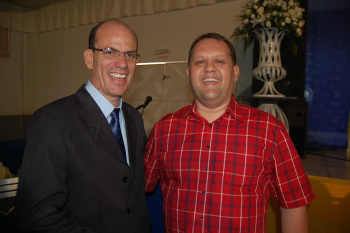 Presidente da ACIA prestigia posse do executivo e legislativo municipal Presidente da ACIA, Lelo, com o prefeito Sérgio Barbosa, durante solenidade de posseFoto: Morira Produções
