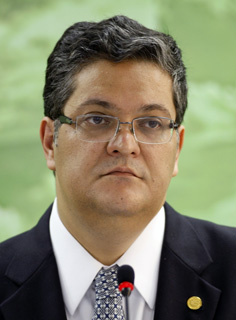 TSE suspende propaganda de Serra que afirmava que “governo de Dilma” não repassou verba para Apaes TSE suspende propaganda de Serra que afirmava que “governo de Dilma” não repassou verba para Apaes