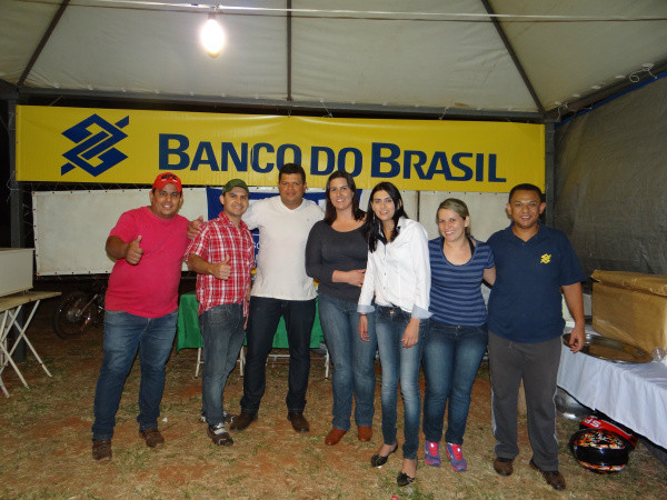 Ações da comunidade de Amambai dão fôlego ao Hospital Regional Os funcionários do Banco do Brasil também foram voluntários no Festibai em prol do Hospital. (Foto: Moreira Produções)