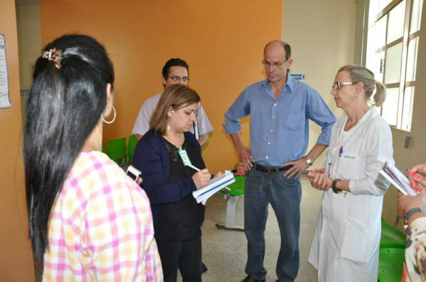 Ações da comunidade de Amambai dão fôlego ao Hospital Regional Uma vistoria no Hospital resultará no diagnóstico dos problemas existentes e na elaboração de proposta de adequação da entidade. (Foto: Moreira Produções)