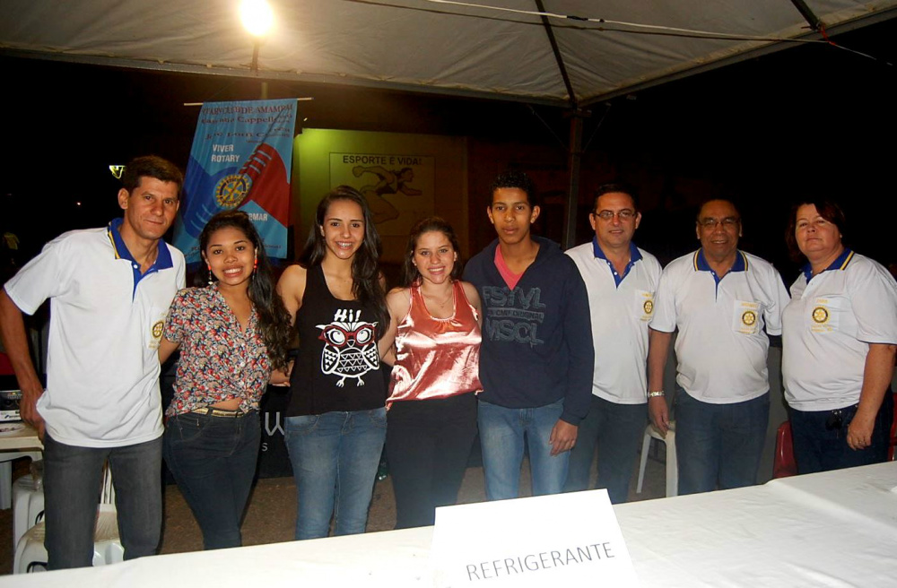 Ações da comunidade de Amambai dão fôlego ao Hospital Regional O Interact e o Rotary Clubs também estiveram presentes no Festibai. (Foto: Moreira Produções)