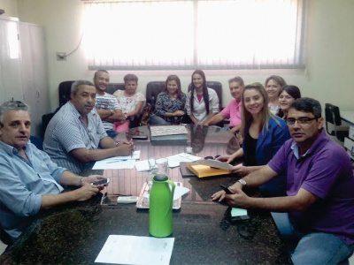 Vereadores e conselheiros tutelares durante reunião no legislativo municipal / Foto: Assessoria