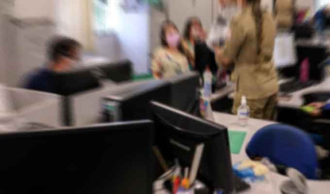 Desde o primeiro caso confirmado, servidores reclamam de falta de informação