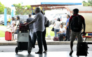Mais de 400 Municípios podem perder recursos do Ministério do Turismo Mais de 400 Municípios podem perder recursos do Ministério do Turismo