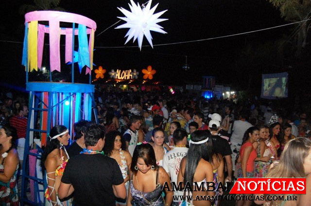 Foto da Noite Hawaiana de 2011. Neste ano a festa promete ainda mais animação e gente bonita. Foto: Moreira Produções.