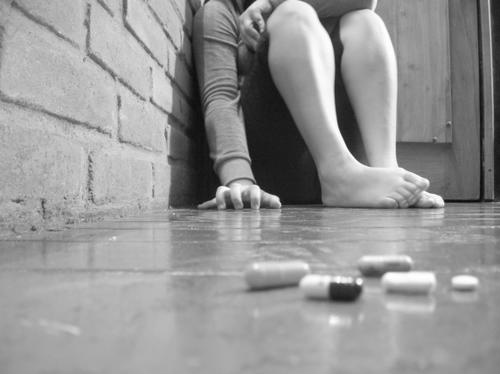 Brasileiros entram cada vez mais cedo no mundo das drogas, constata a Abrad