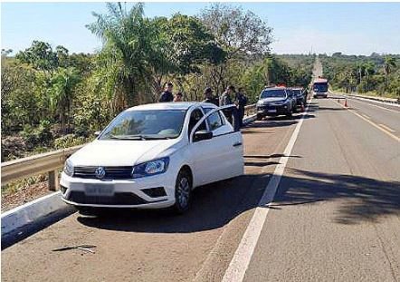 Bandido que amarrou motorista para roubar carro morre em confronto com o Choque Carro foi interceptado na BR-262, em Terenos - Foto: Divulgação