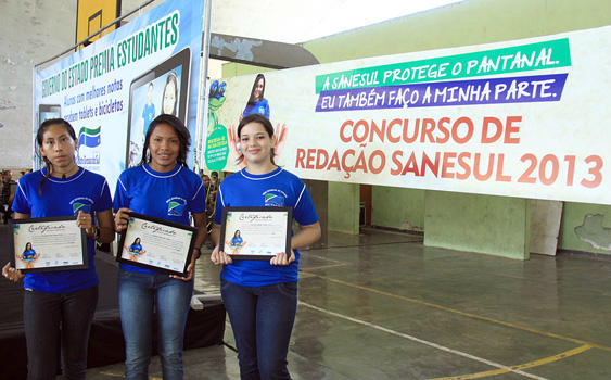 Sanesul premia vencedoras em concurso de redação