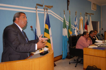 Vereador Carlinhos pede mutirão de combate a Dengue no município Vereador cobra ação emergencial para evitar a proliferação do mosquito Aedes aegypti no municipio de Amambai.
