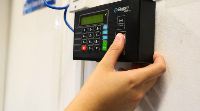 Ponto eletrônico gera economia de R$ 9 milhões mensais ao Estado Foto: Divulgação