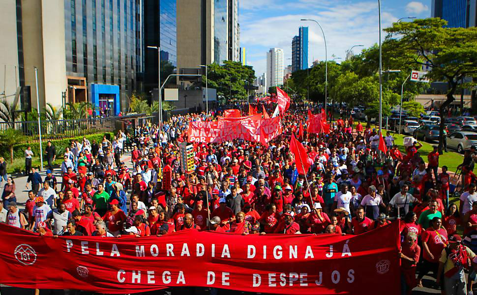 MTST faz protesto para pedir recursos para moradia popular no centro de SP Divulgação