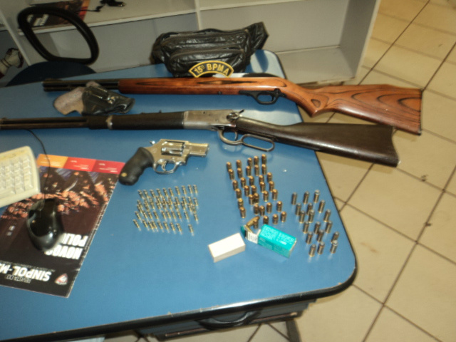 PMA prende dois caçadores e apreende animal abatido