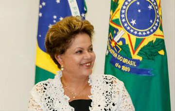 Pesquisa mostra queda de Dilma em aprovação e intenção de votos A aprovação pessoal de Dilma está em 47,9%, ao passo que a desaprovação fica em 46,1%